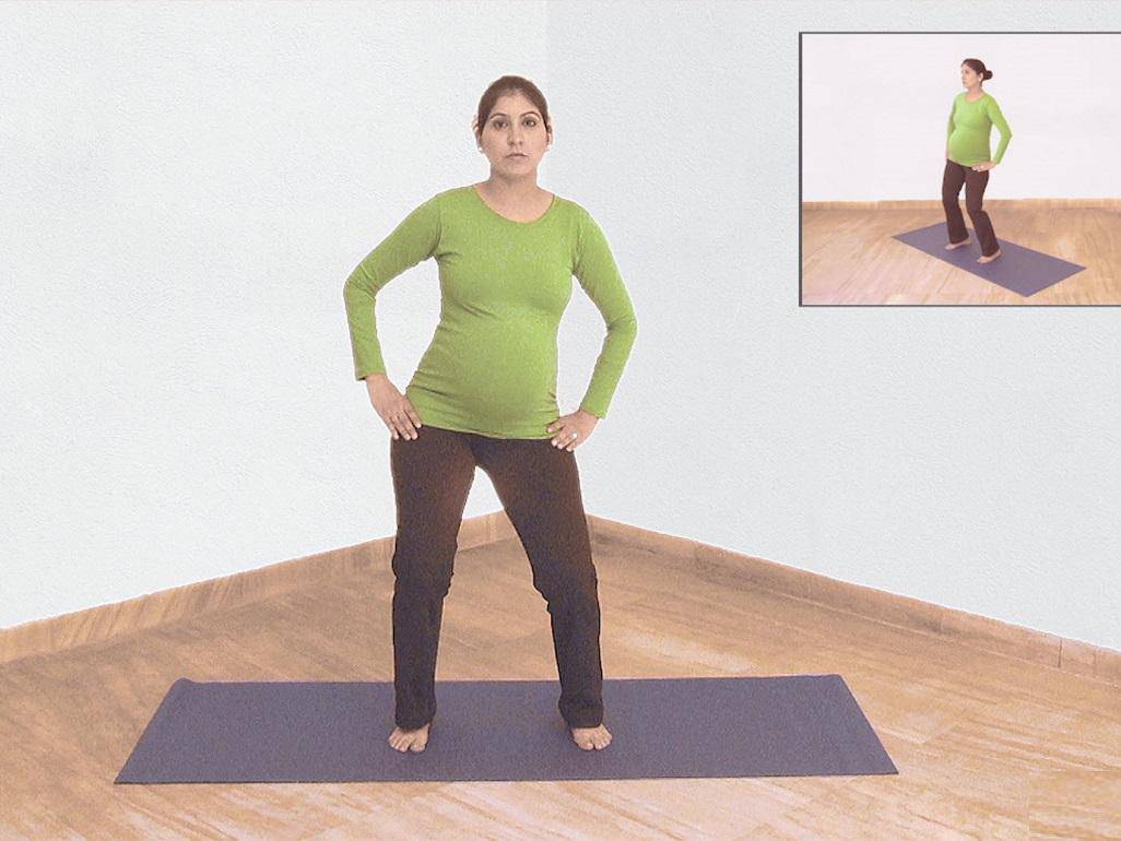 bài tập yoga Đứng xoay hông cho bầu